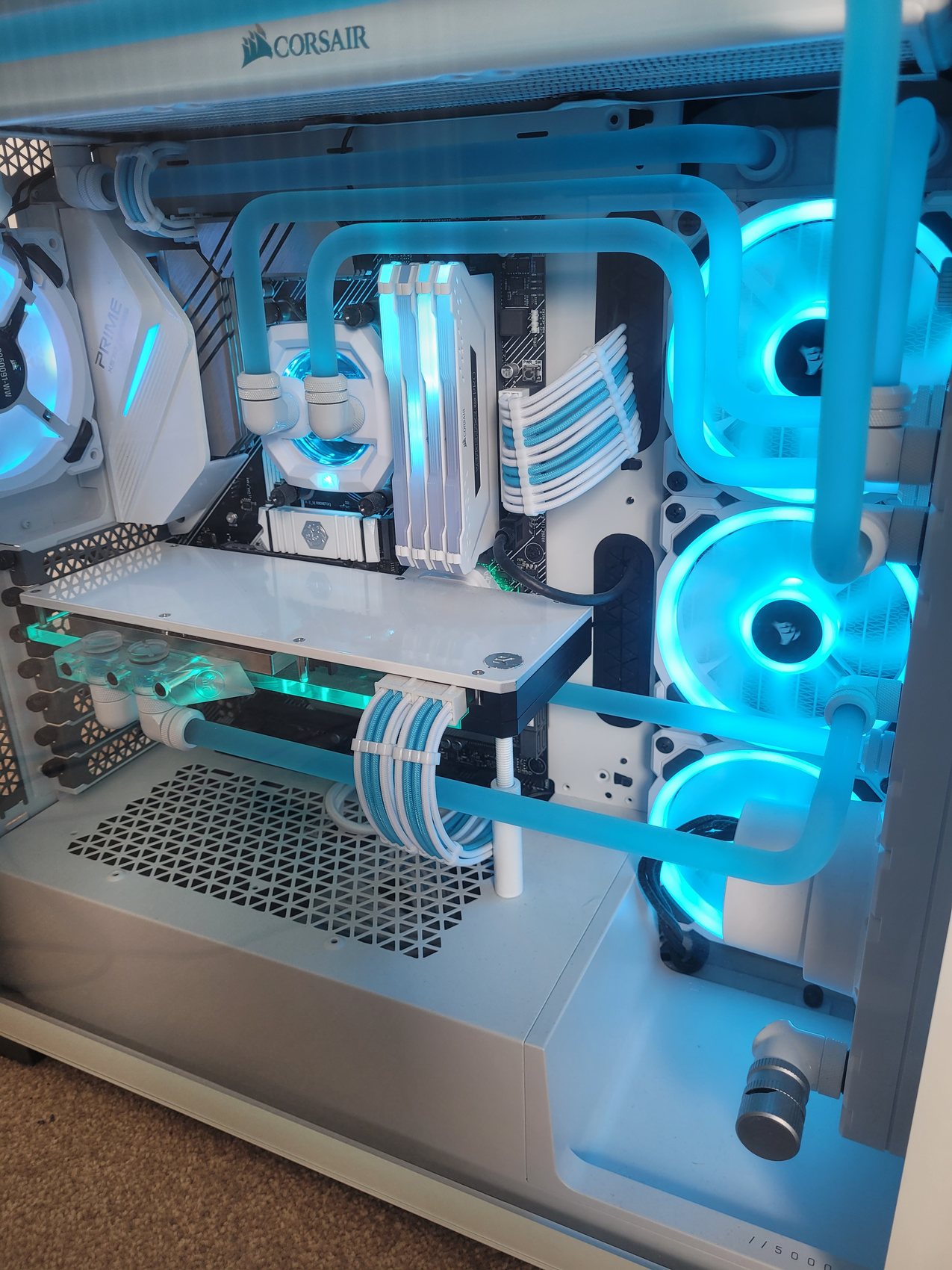 Cyan Corsair build detail, CPU block