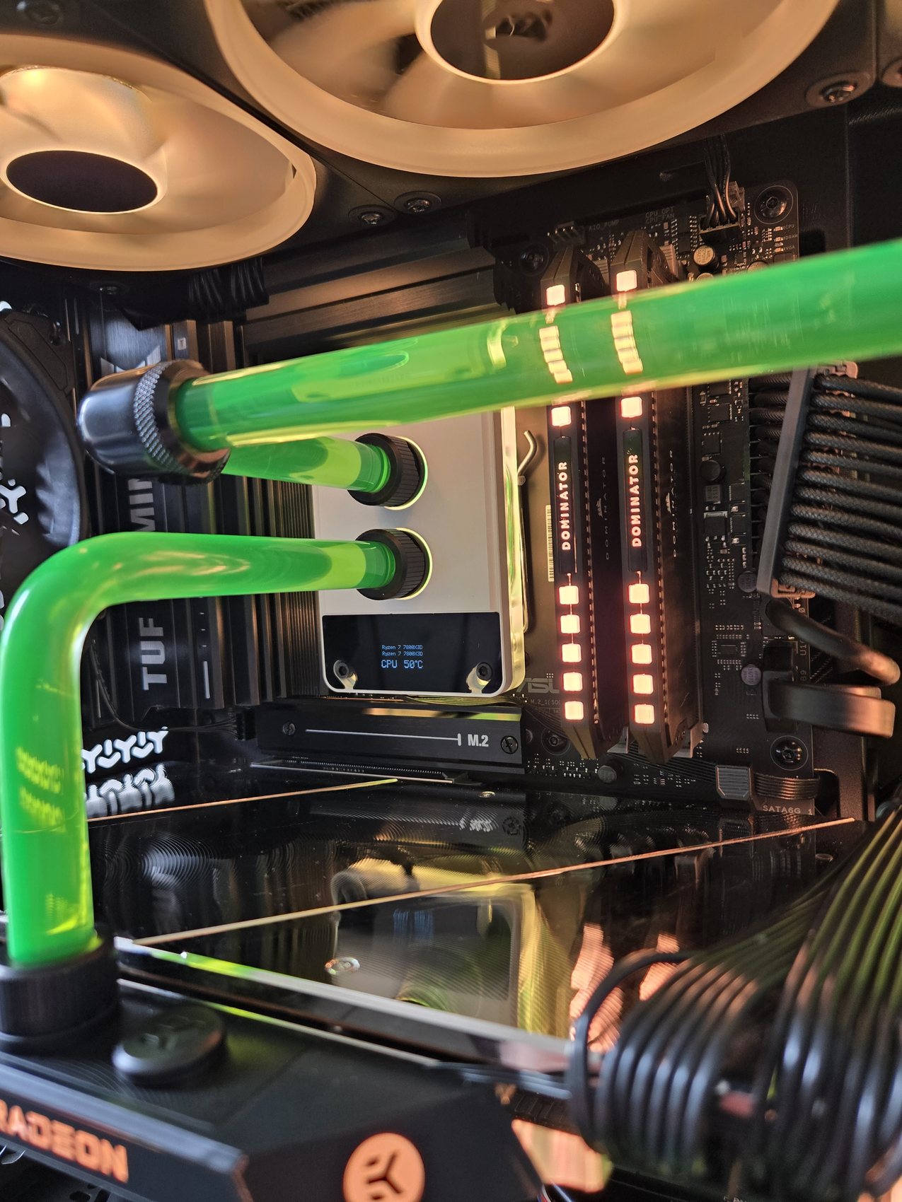 Green Radeon build detail, CPU block