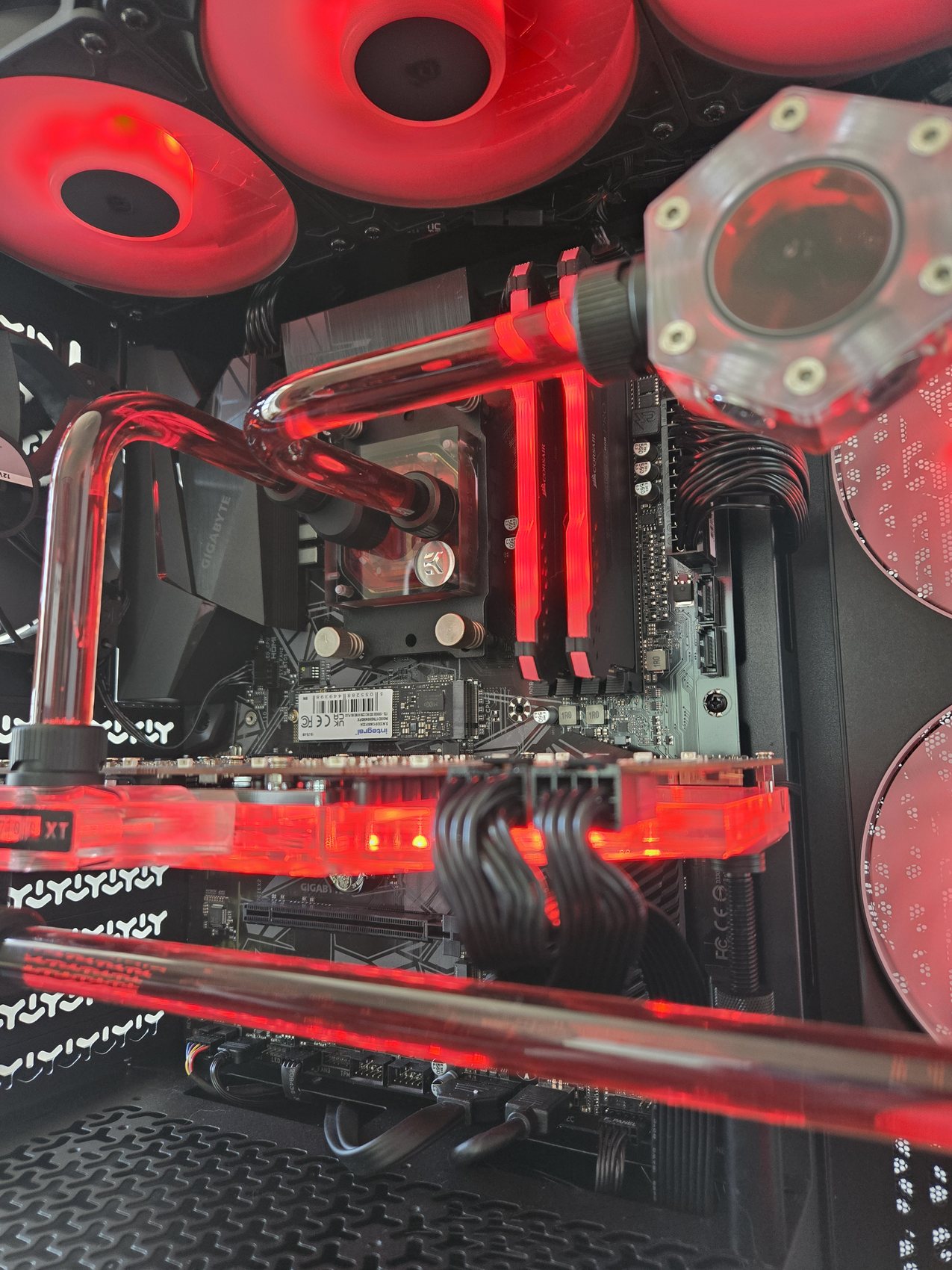 Red hardline build detail, CPU block